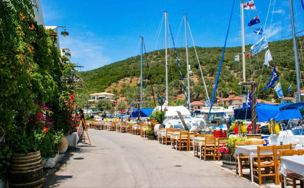 Walking on the port of the town.